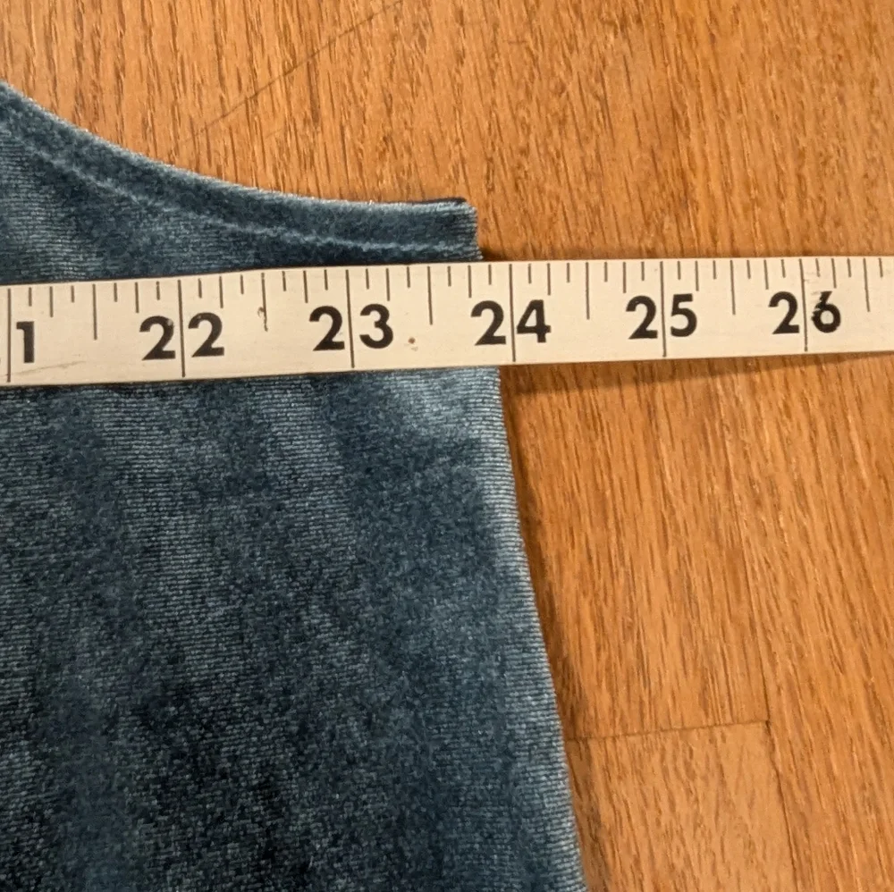 ✨ Ann Taylor XL Velvet Tank Top – Shimmering Blue Elegance ✨ - Picture 6 of 8